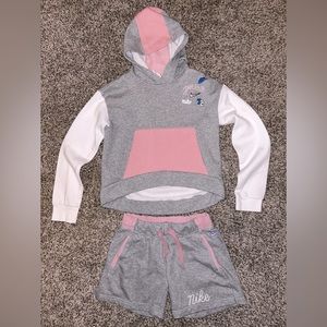 Nike girls Hoodie and shorts matching outfit, Size Large